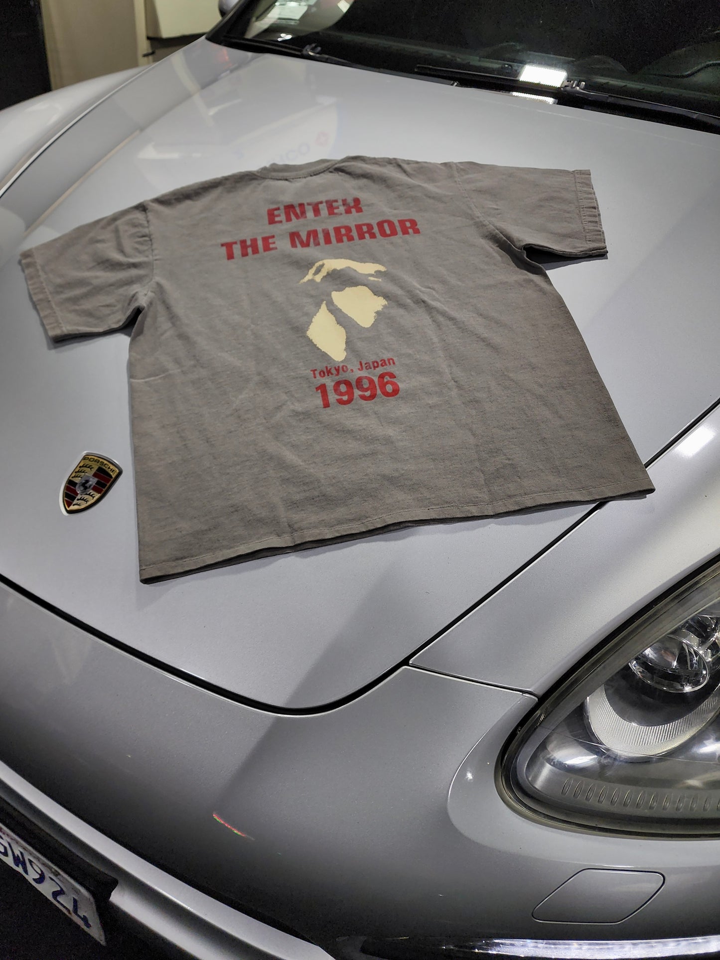 Playera Oversize `Entra al espejo`